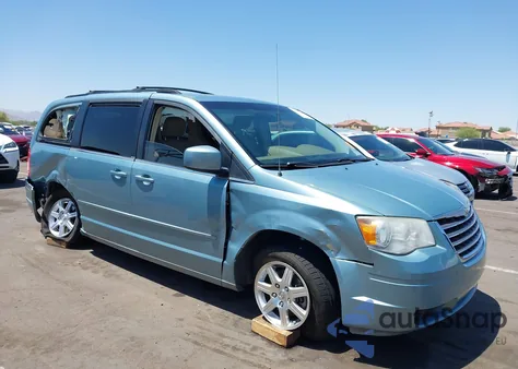 2008 Chrysler Town & Country Touring from USA, damaged, VIN 2A8HR54P08R720356
